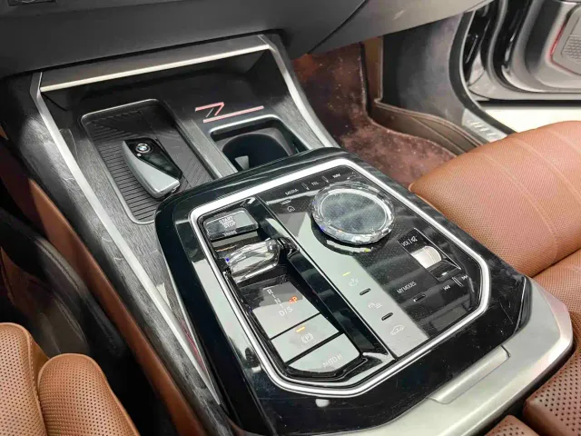 BMW 7 Series — Фото автомобиля 17