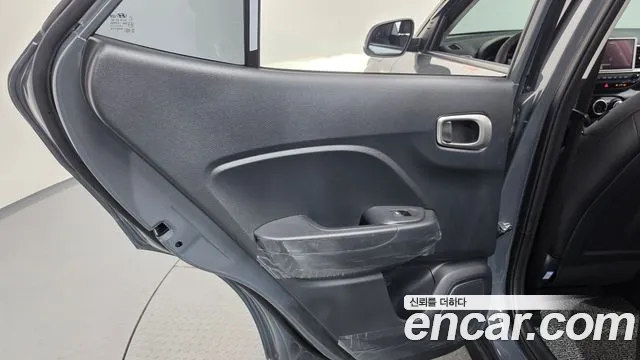 Hyundai Venue — Фото автомобиля 14