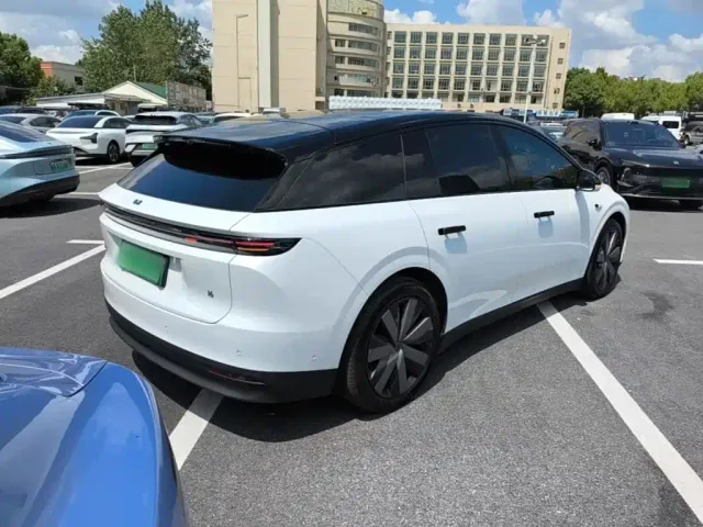 Li Auto i6 — Фото автомобиля 6