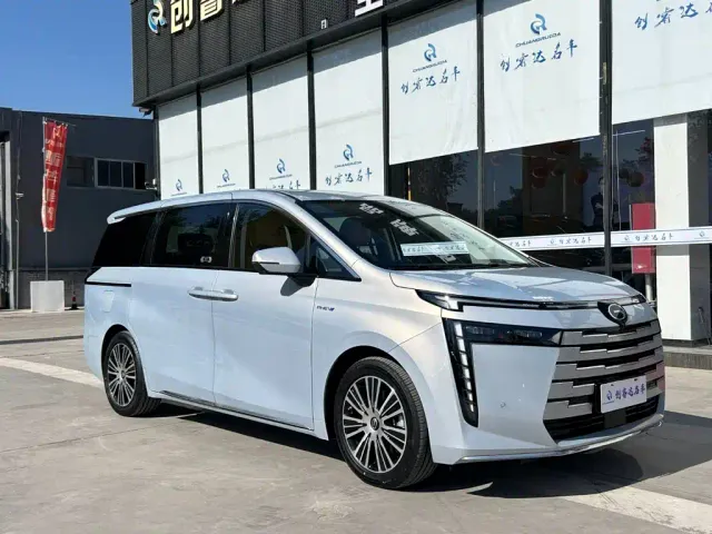 GAC Trumpchi E8 — Фото автомобиля 3