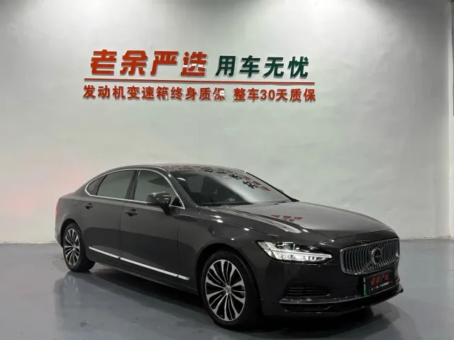 Volvo S90 — Фото автомобиля 3