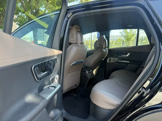 Mercedes-Benz EQE SUV — Фото автомобиля 16
