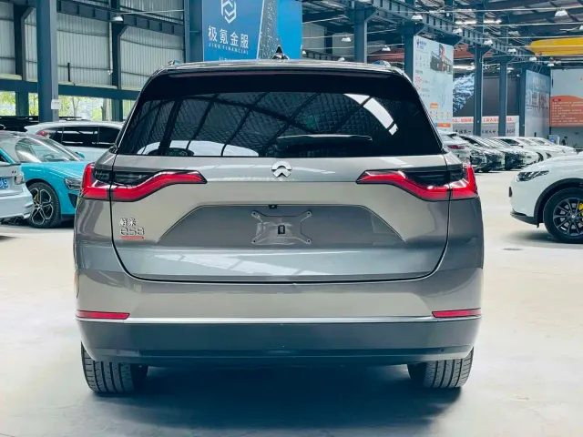 Nio ES8 — Фото автомобиля 6