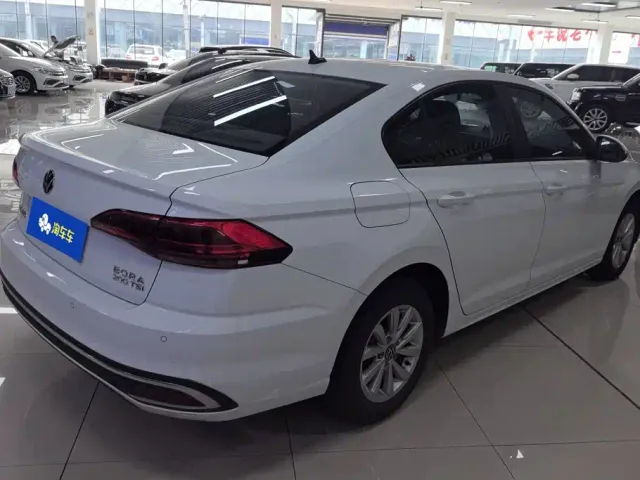 Volkswagen Bora — Фото автомобиля 3