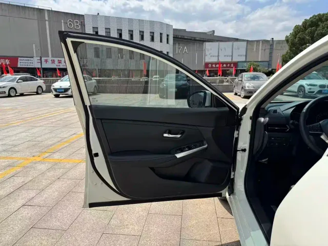 Nissan Sylphy — Фото автомобиля 10