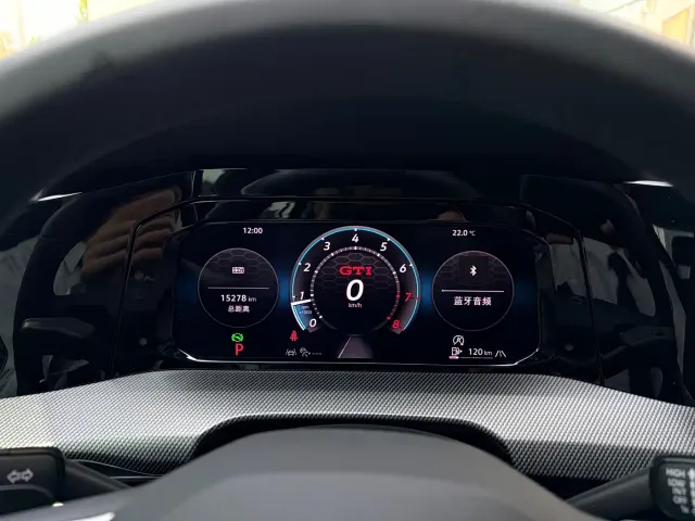 Volkswagen Golf GTI — Фото автомобиля 4
