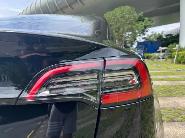 Tesla Model 3 — Фото автомобиля 8