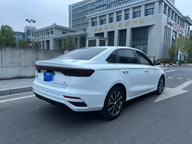Geely Emgrand — Фото автомобиля 7