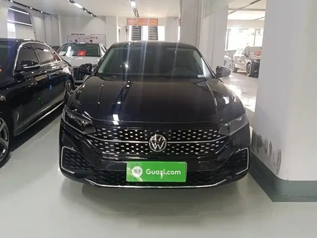 Volkswagen Passat — Фото автомобиля 2