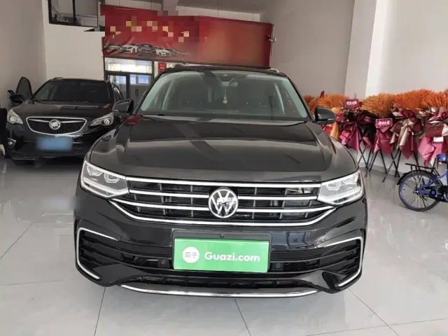 Volkswagen Tiguan L — Фото автомобиля 2