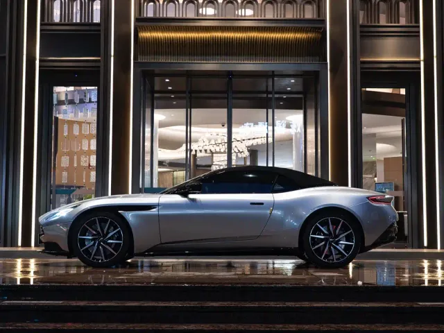 Aston Martin DB11 — Фото автомобиля 6