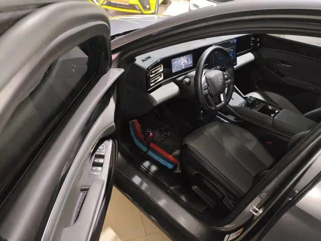 BYD Qin L — Фото автомобиля 15