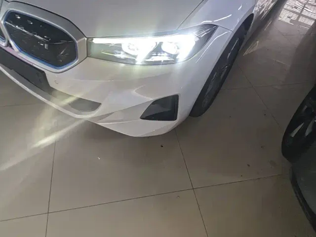 BMW i3 — Фото автомобиля 23