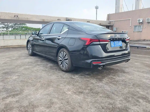 Nissan Teana — Фото автомобиля 9