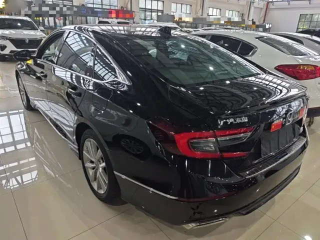 Honda Accord — Фото автомобиля 4