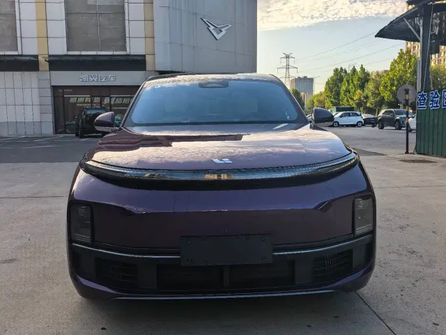 Li Auto L8 — Фото автомобиля 2