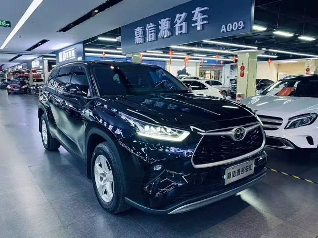 Toyota Highlander — Фото автомобиля 4