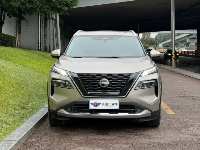 Nissan X-Trail — Фото автомобиля 2