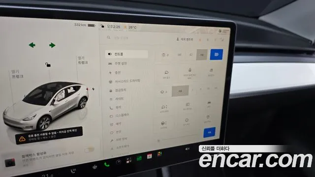 Tesla Model Y — Фото автомобиля 22