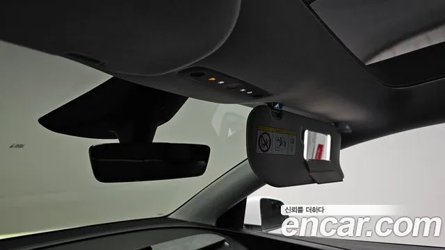 Tesla Model Y — Фото автомобиля 30