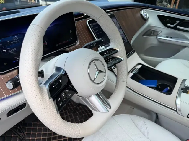 Mercedes-Benz EQE SUV — Фото автомобиля 4