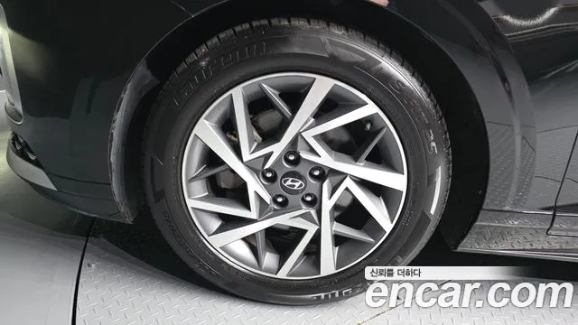 Hyundai Grandeur Grandeur (GN7) 2.5 Бензин 2WD — Фото автомобиля 5