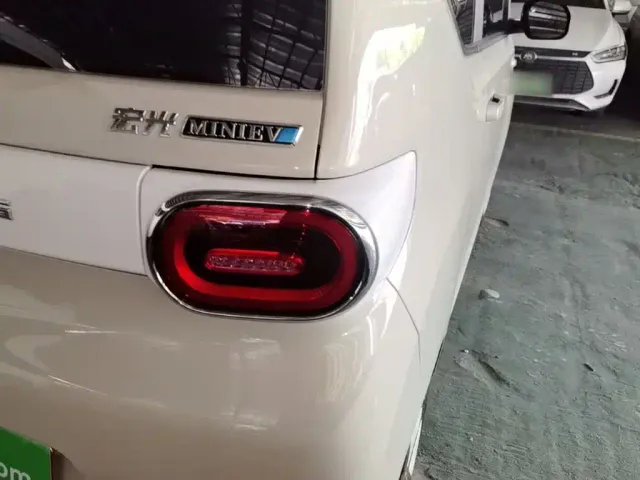 Wuling Hongguang Mini EV — Фото автомобиля 7
