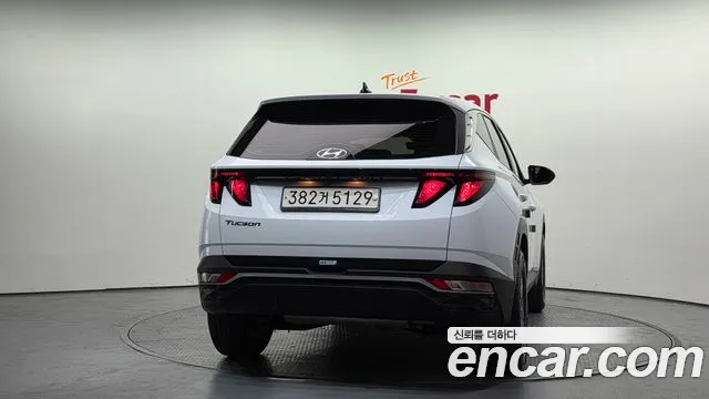 Hyundai Tucson Tucson (NX4) Бензин 1.6 турбо 2WD — Фото автомобиля 4