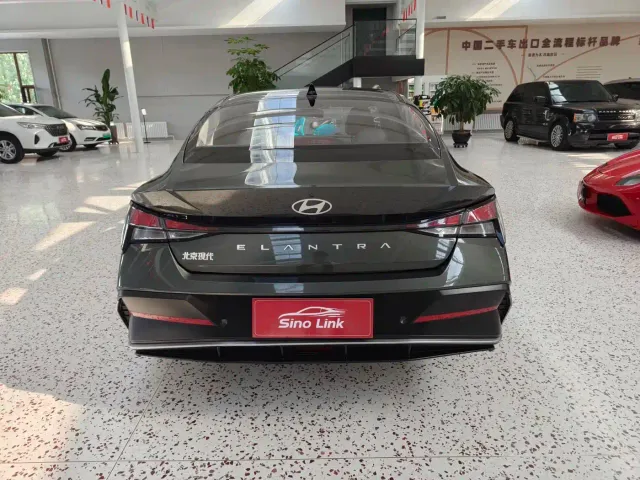 Hyundai Elantra — Фото автомобиля 22