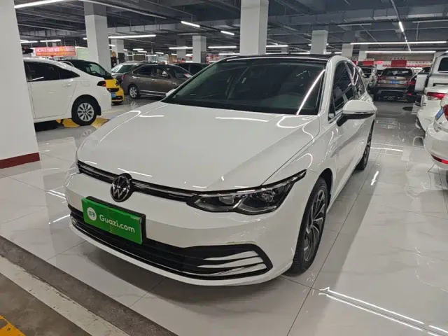 Фотография автомобиля — Volkswagen Golf