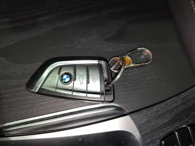 BMW 5 Series — Фото автомобиля 8
