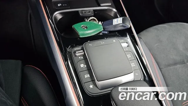 Mercedes-Benz GLB-Class — Фото автомобиля 30