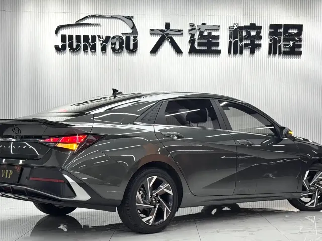 Hyundai Elantra — Фото автомобиля 4