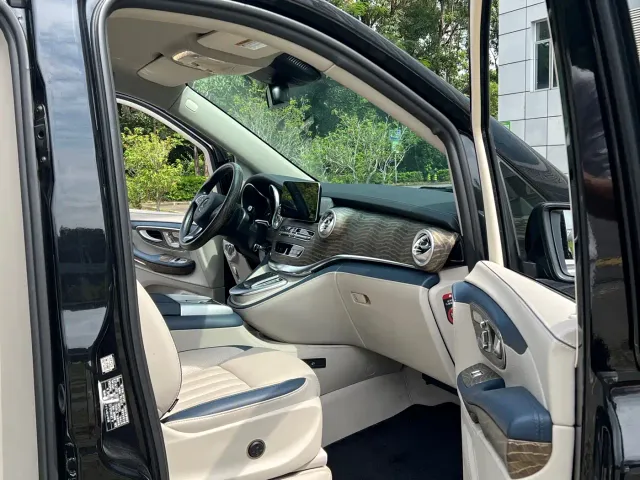 Mercedes-Benz V-Class — Фото автомобиля 11