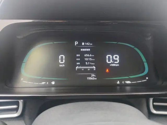 Hyundai Elantra — Фото автомобиля 14