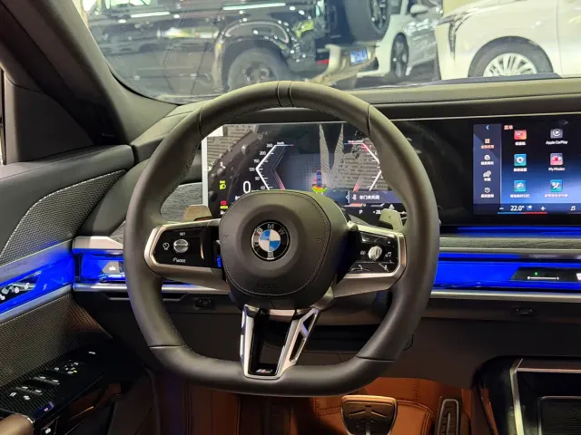 BMW 7 Series — Фото автомобиля 11