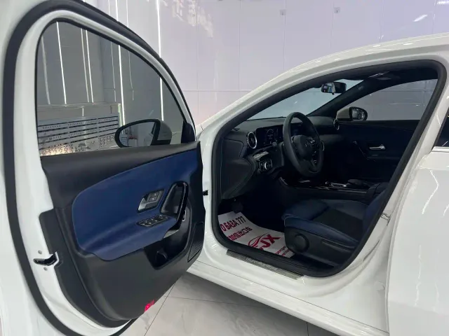 Mercedes-Benz A-Class — Фото автомобиля 11
