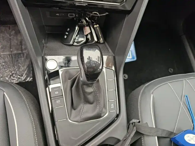 Volkswagen Tiguan L — Фото автомобиля 13