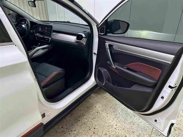 Geely Binyue — Фото автомобиля 22