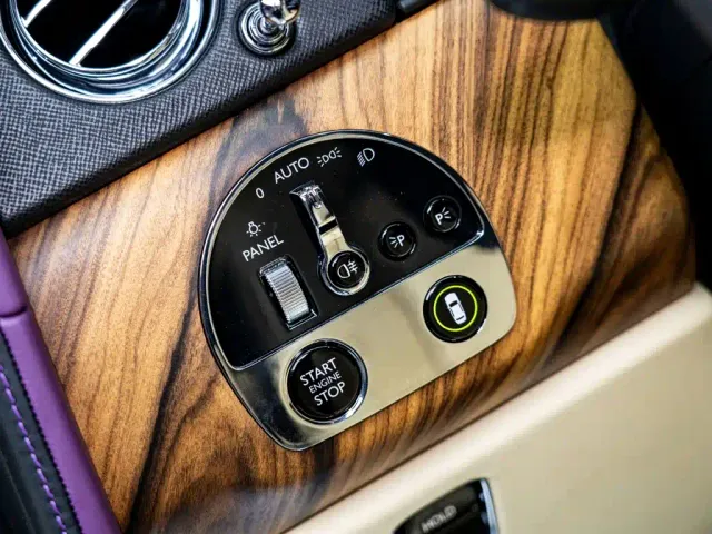 Rolls-Royce Cullinan — Фото автомобиля 11