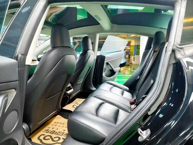 Tesla Model 3 — Фото автомобиля 13