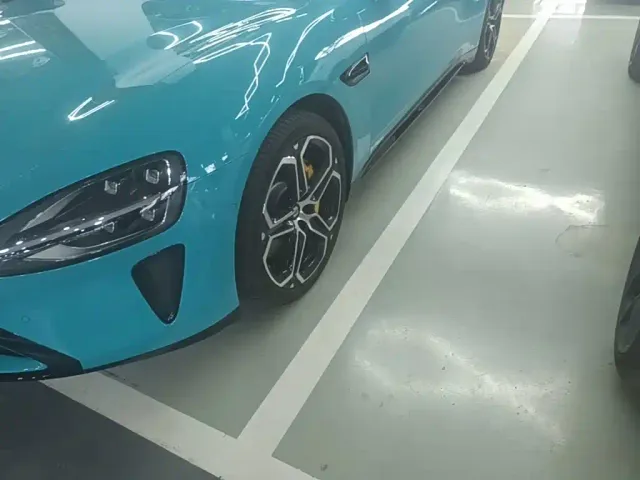 Xiaomi SU7 — Фото автомобиля 22