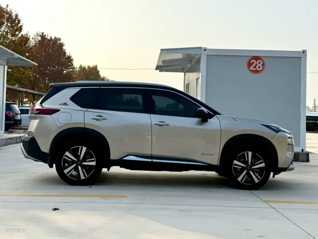 Nissan X-Trail — Фото автомобиля 4