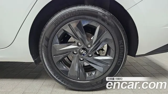 Hyundai AVANTE Avante (CN7) — Фото автомобиля 21