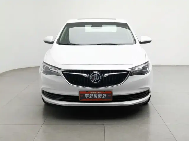 Buick Excelle — Фото автомобиля 3