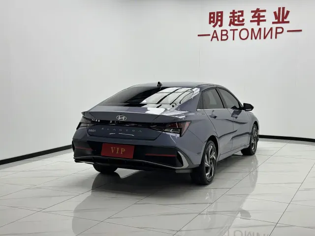 Hyundai Elantra — Фото автомобиля 9