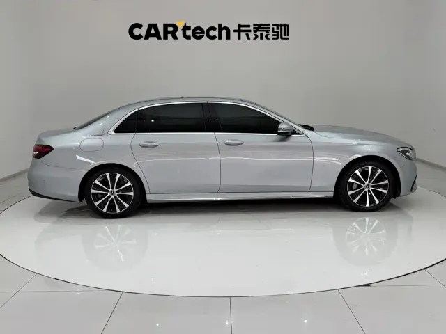 Mercedes-Benz E-Class — Фото автомобиля 4