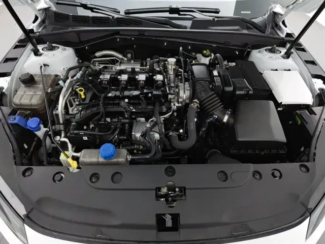 Changan Eado — Фото автомобиля 6