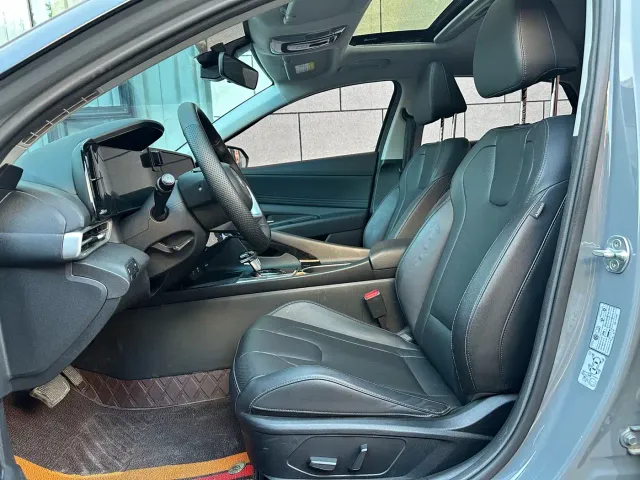 Hyundai Elantra — Фото автомобиля 17