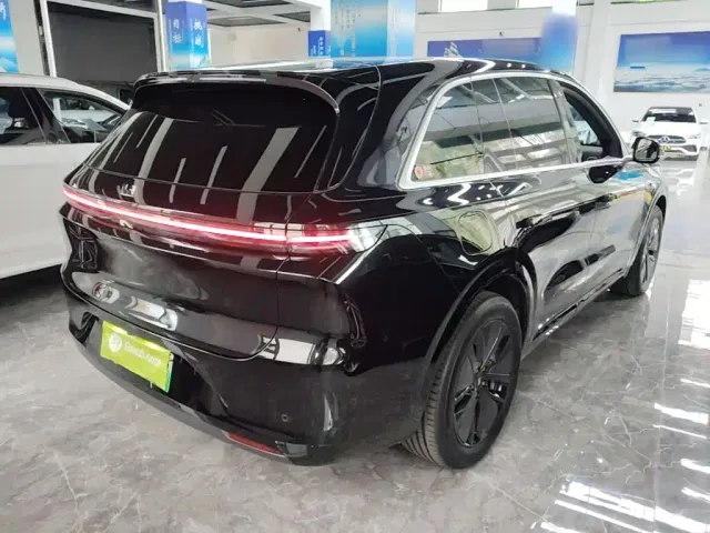 Li Auto L6 — Фото автомобиля 6